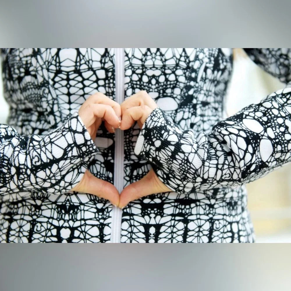 Lululemon Scuba Hoodie Full Zip White Black Glacier Lace Size 8 EUC limited edt - Picture 2 of 10